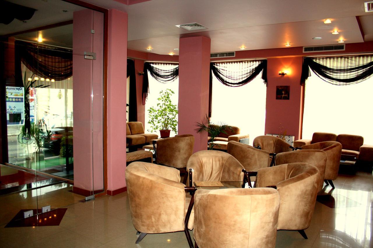 Hotel Elegant Карнобат Экстерьер фото